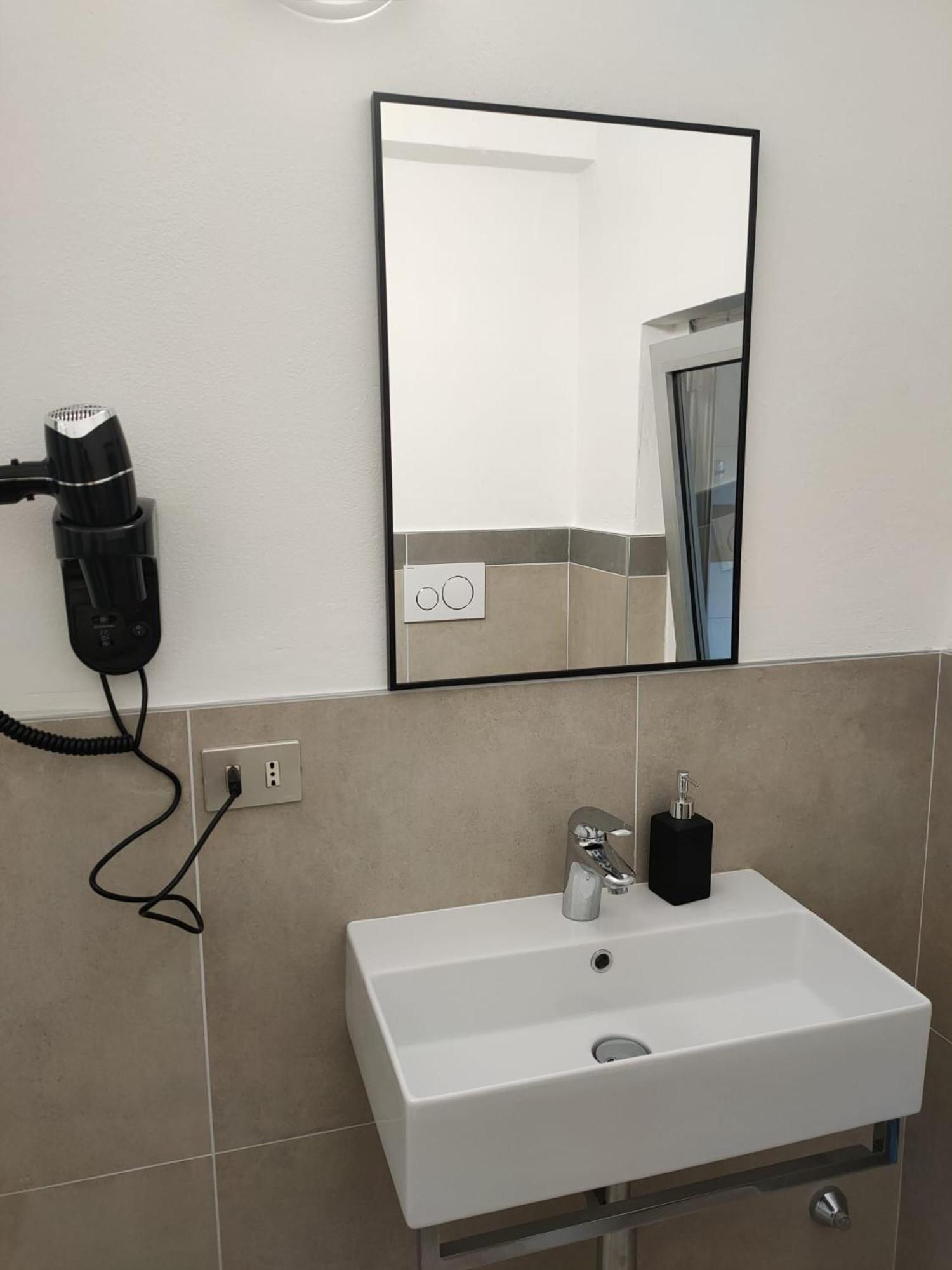 Nido Stazione III Appartement Bergamo Buitenkant foto